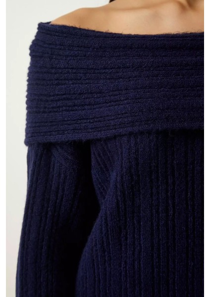Kadın Lacivert Degaje Yaka Fitilli Triko Kazak indirimleri