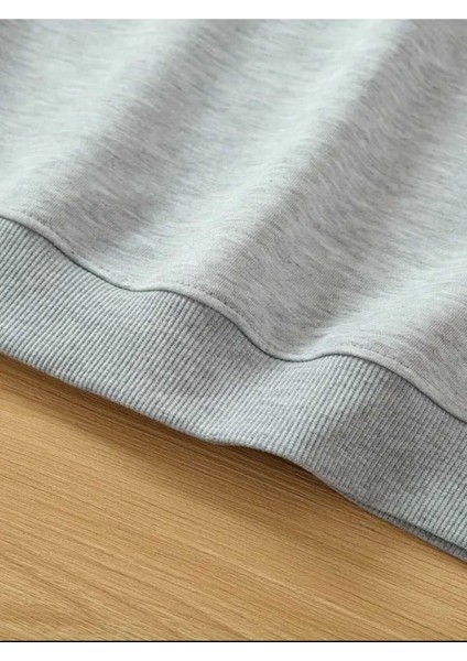Çiçekli Cep Göğüs Baskılı Bisisklet Yaka Gri Sweatshirt fırsatları