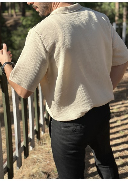 Kısa Kollu Tek Cepli Bej Müslin Kumaş Gömlek