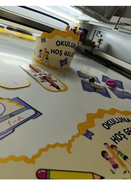 Okuluna / Sınıfına Hoş Geldin Öğrenci Tacı ve Hediye Kartı Seti(5 Parça) 8'li 04 modelleri