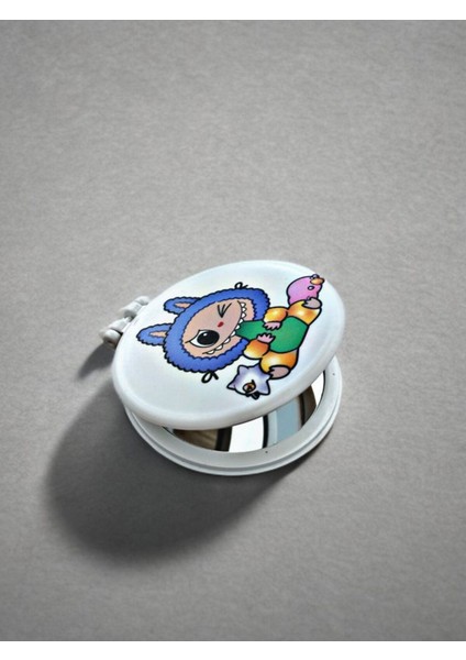 Labubu Baskılı Plastik El Aynası. Çap: 9cm. Çift Taraflı Ayna. Metalik fiyatları