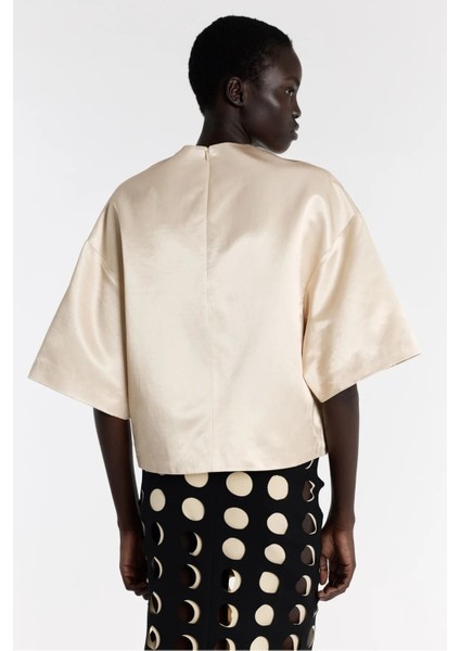 Somon Renkli Oversize Saten Bluz Istiridye Baskılı Sanatsal ve Şık Tasarım fırsatları