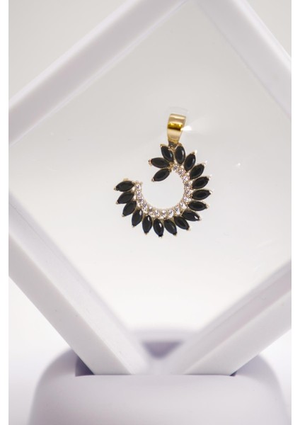 14 Ayar Altın Siyah Oniks Taşlı Özel Formlu Modern Tasarım Fantasy Kolye Ucu