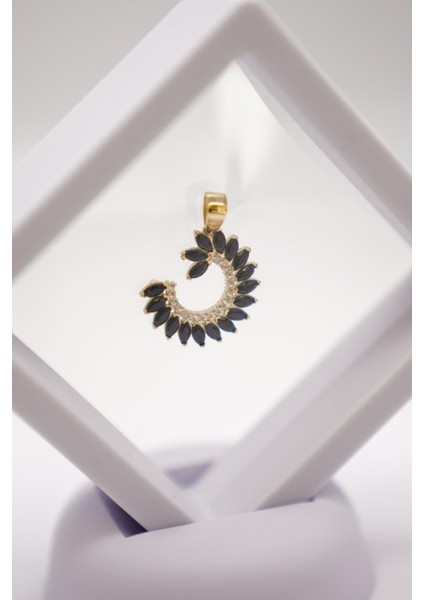 14 Ayar Altın Siyah Oniks Taşlı Özel Formlu Modern Tasarım Fantasy Kolye Ucu fiyatları