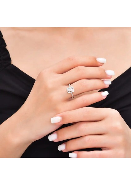 0,36 Karat Pırlanta Baget Yüzük