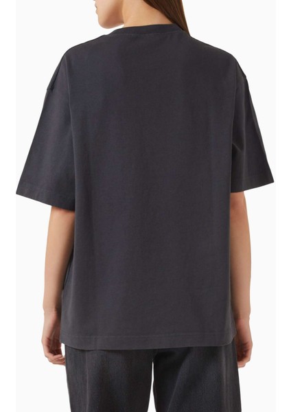 Siyah Relaxed-Fit Tişört - 100% Organik Pamuk - Stamp Logo Detaylı modelleri