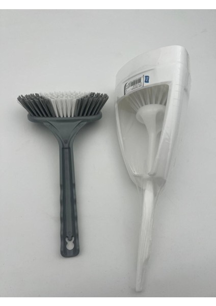 Beyaz 2'li Temizlik Fırçası Seti, Pratik ve Şık Kullanım Sağlar.