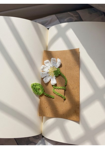 El Yapımı Örgü Papatya Kitap Ayracı – Beyaz & Sarı Seçenekleri modelleri