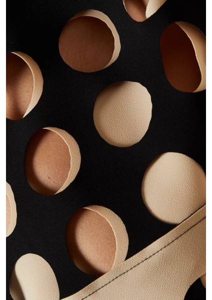 Layered Holes Detaylı Top, Siyah fırsatları