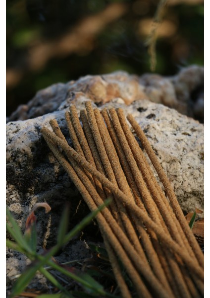Palo Santo %100 Doğal Çubuk Tütsü, El Yapımı, Yerli Üretim (20 Adet) fırsatları