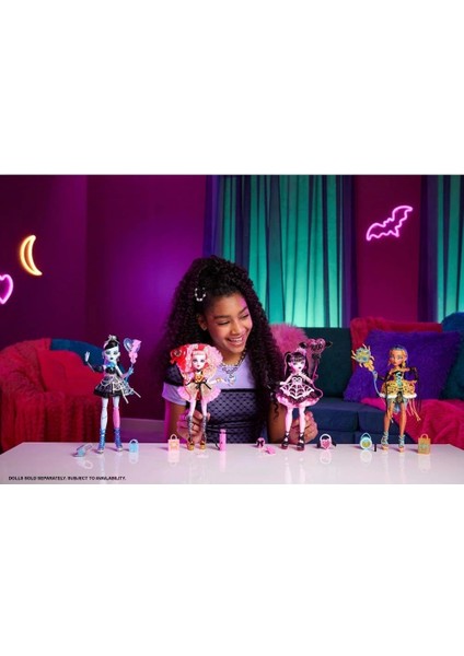 Monster Hi̇gh Havalı Doğum Günü Seri̇si̇ Draculaura JBG74 indirimleri