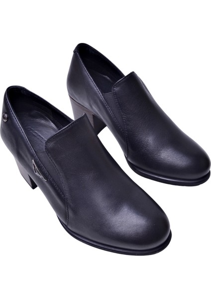 D25KA-3385 Kadın Deri Topuklu Ayakkabı modelleri