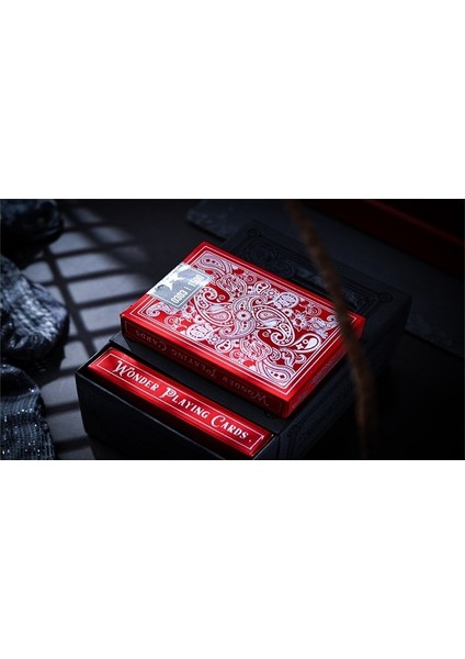Scarlet Wonder (Signature Cold Foil) Oyun Kağıdı Iskambil Kartları destesi modelleri