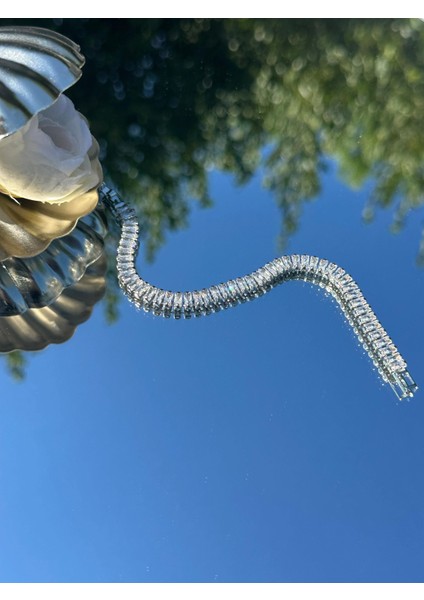 Zirkon Taşlı Parlak Baget Silver Çelik Bileklik Su Yolu fiyatları
