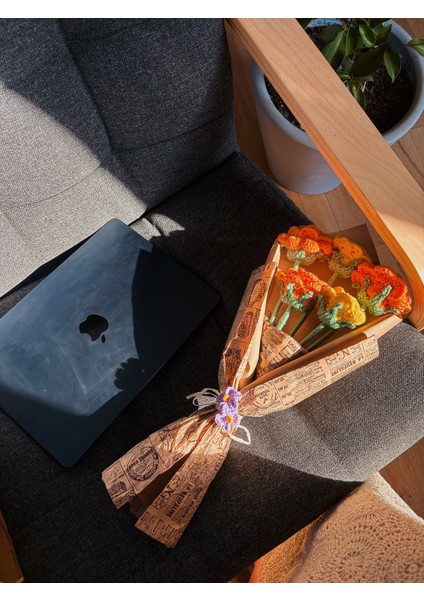 El Yapımı Örgü Gül Buketi – Pembe ve Açık Pembe Tığ Işi Çiçek Aranjmanı, Solmayan Kalıcı Hediye fiyatları