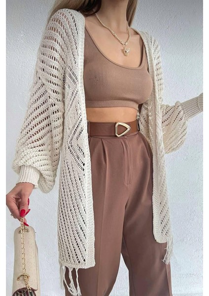 Kadın Beyaz Örgü Hırka – Püskül ve Elmas Desen Detaylı fiyatları