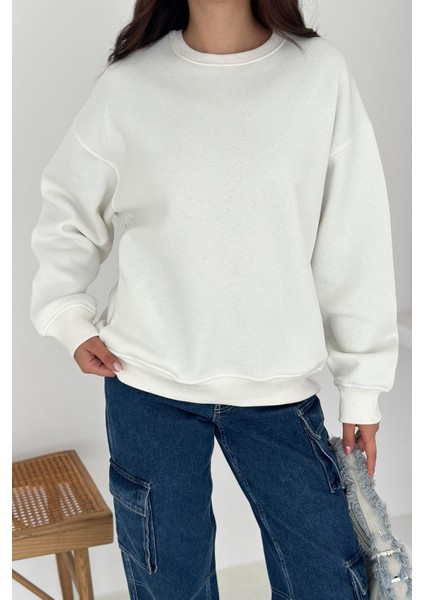 Kadın Oversize Sweatshirt – Rahat Kesim ve Günlük Stil