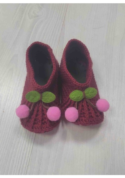 Kirazlı El Örgüsü Bebek Patiği modelleri