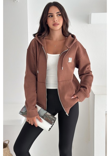 Fermuarlı Kapüşonlu Sweatshirt – “desıgn” Etiketli