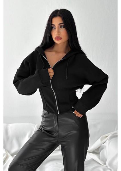 Kadın Siyah Fermuarlı Hoodie – Minimal Sokak Ruhuyla fiyatları