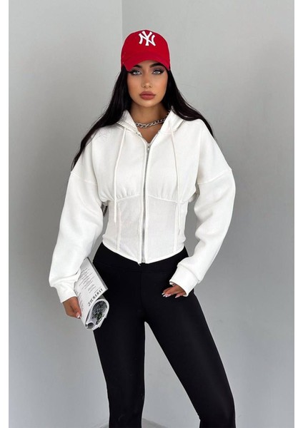 Kadın Siyah Fermuarlı Hoodie – Minimal Sokak Ruhuyla
