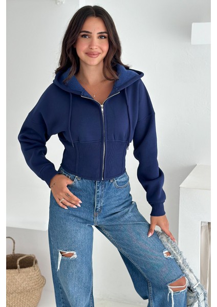 Kadın Siyah Fermuarlı Hoodie – Minimal Sokak Ruhuyla modelleri