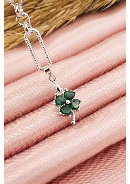 Kadın Özel Tasarım Baget Zirkon Taşlı Yonca Kolye fiyatları