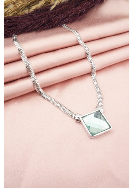 Kadın Özel Tasarım Kare Model Kesme Taşlı Model Yılan Zincirli Kolye