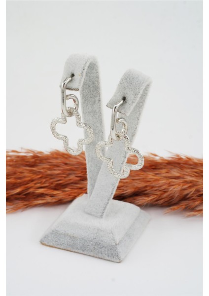 Kadın Özel Tasarım Sallantılı Yonca Model Küpe fırsatları