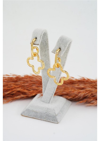 Kadın Özel Tasarım Sallantılı Yonca Model Küpe fırsatları