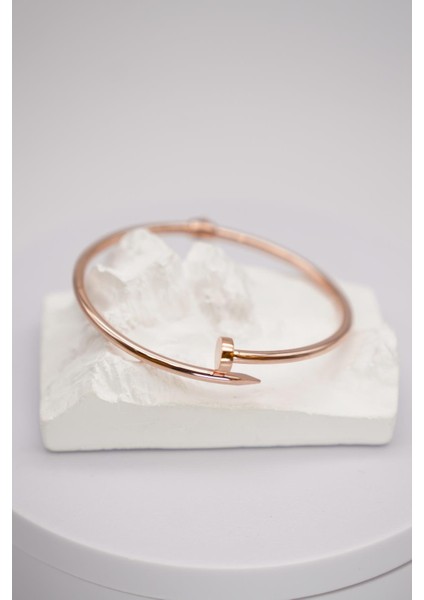 14 Ayar Rose Altın Kadın Bilezik – Kapalı Formda Şık ve Minimal Tasarım