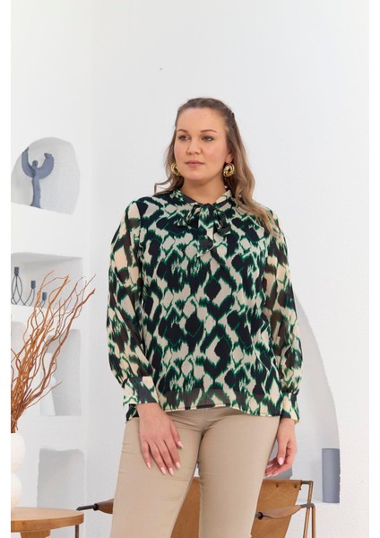 Yaka Fular Detaylı Büyük Beden Siyah Şifon Bluz – Zarafet ve Şıklığın Buluştuğu Özel Tasarım modelleri