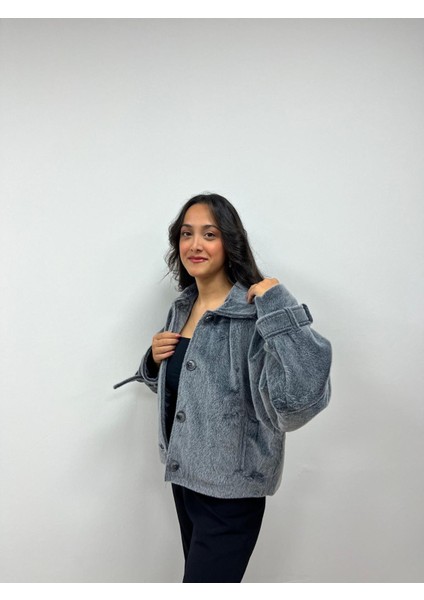 Düğmeli Kısa Kaban fiyatları