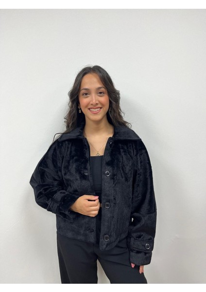 Düğmeli Kısa Kaban