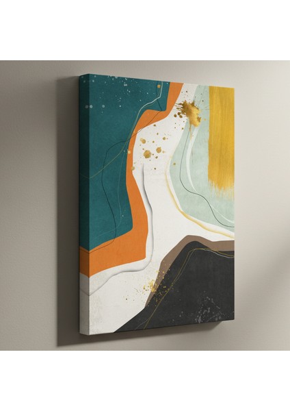 Soyut Desenler ve Altın Detaylar Tablosu