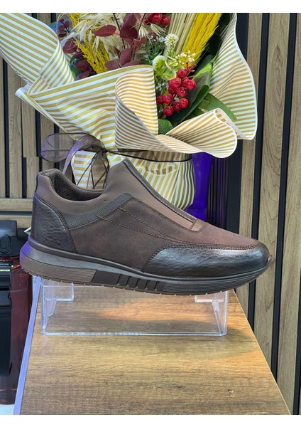 Erkek Bağcıksız Lastikli Deri Ayakkabı-Kahverengi