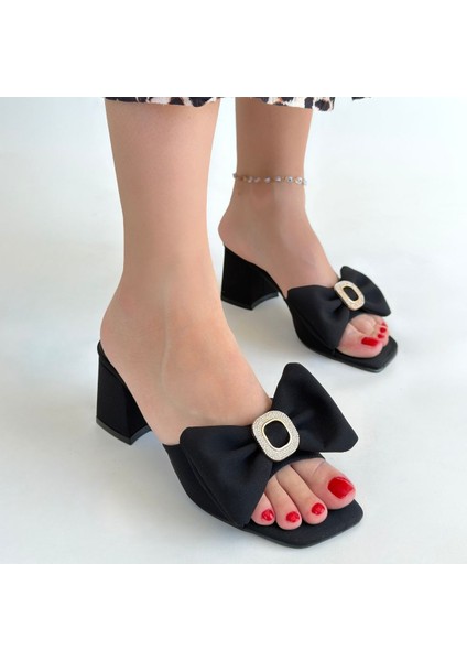 Mç Plus Niyyar Siyah Cilt Topuklu Terlik fırsatları