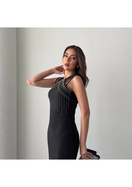 Kadın Omuz Çoklu Askılı Önü Taş Işlemeli Balık Kesim Janjan Krep Maxi Boy Elbise indirimleri