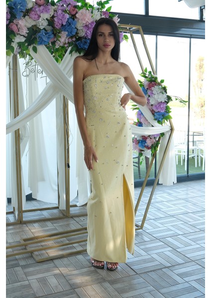 Sarı Kadın Straplez Taş Detaylı Yırtmaçlı Abiye Elbise 0801045.11