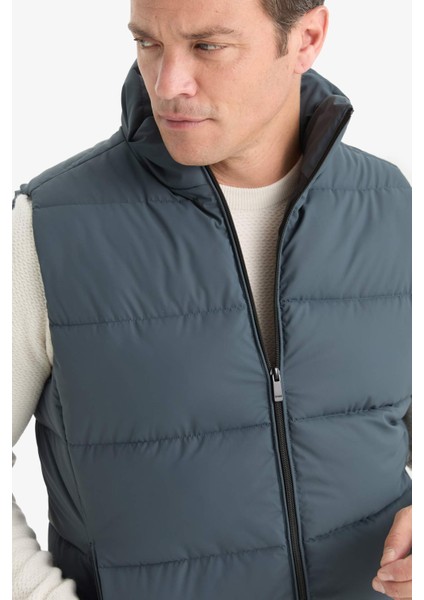 Su İtici Slim Fit Dar Kesim Dik Yaka Astarlı Fermuarlı Cepli Mevsimlik Baharlık Şişme Yelek C5630AX25AU indirimleri