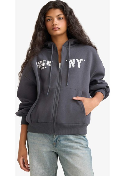 Oversize Geniş Kalıp Kapüşonlu Sırt Baskılı Fermuarlı Sweatshirt F8915AX25AU modelleri