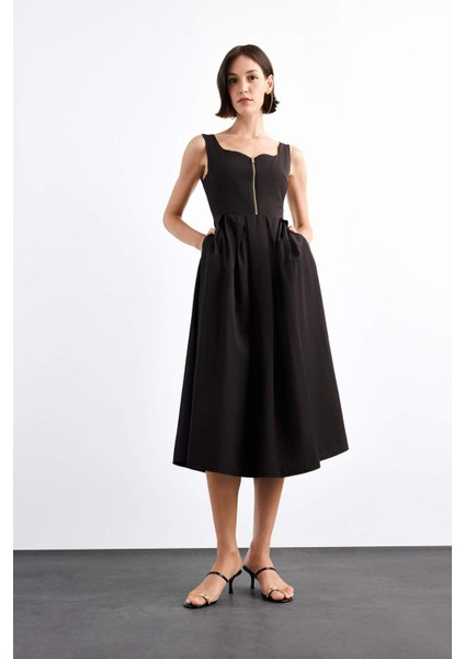 Kalp Yaka Fermuarlı Askılı Midi Elbise G0748AX25SM