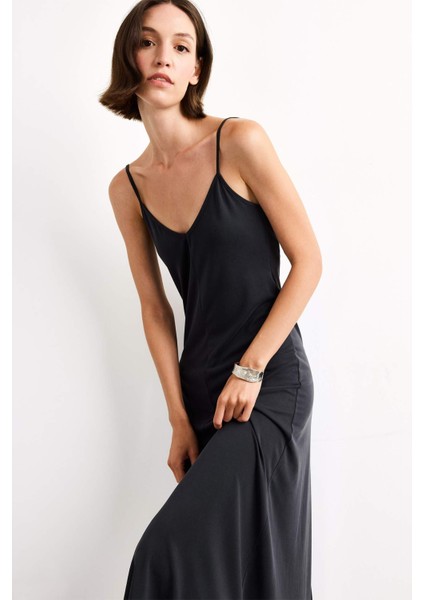 Modal İnce Askılı Maxi Elbise G1334AX25SM fırsatları