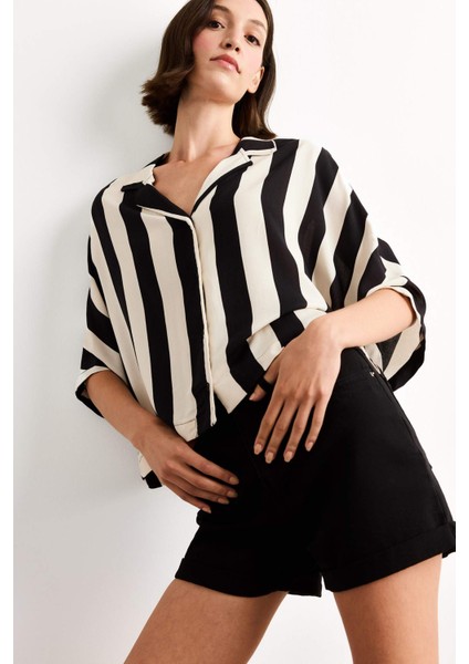 Oversize Geniş Kalıp Çizgili Kısa Kollu Gömlek G1324AX25SM modelleri