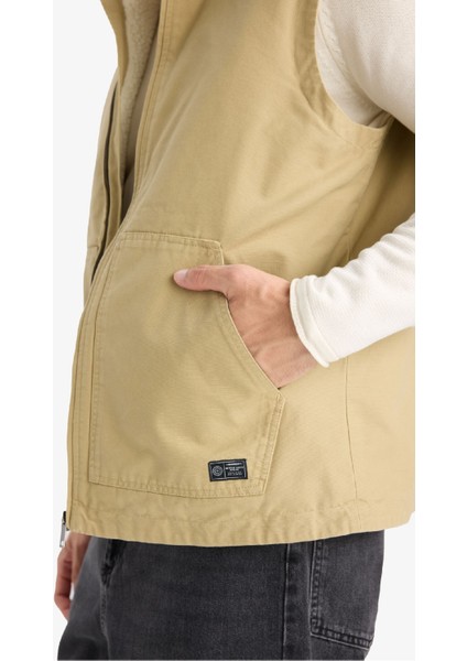 Regular Fit Dik Yaka İçi Pelüşlü Fermuarlı Cepli Yelek