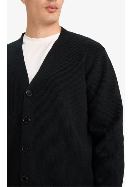 Relax Fit V Yaka Düğmeli Triko Hırka F2700AX25WN indirimleri