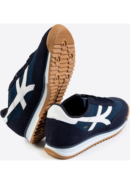 Retro Şerit Detaylı Sneaker fırsatları