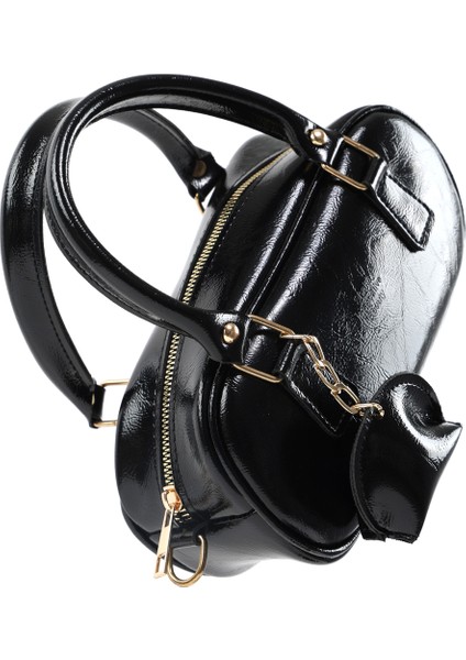 Kırışık Dokulu Siyah SHK207 Suni Deri Charm Detaylı Fermuarlı ,askılı El, Kol ve Omuz Çantası