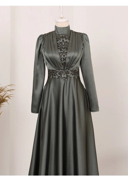 Omuzları Beli ve Önü Boncuklu Saten Tesettür Düğün Uzun Abiye Elbise modelleri