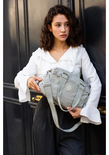 Unisex Krinkıl Kumaş Açık Gri Renkli Omuz ve Çapraz Askılı Çanta modelleri